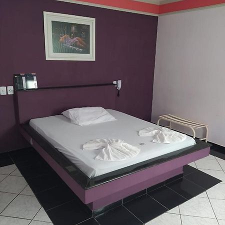 Bhaus Motel Marília Eksteriør billede